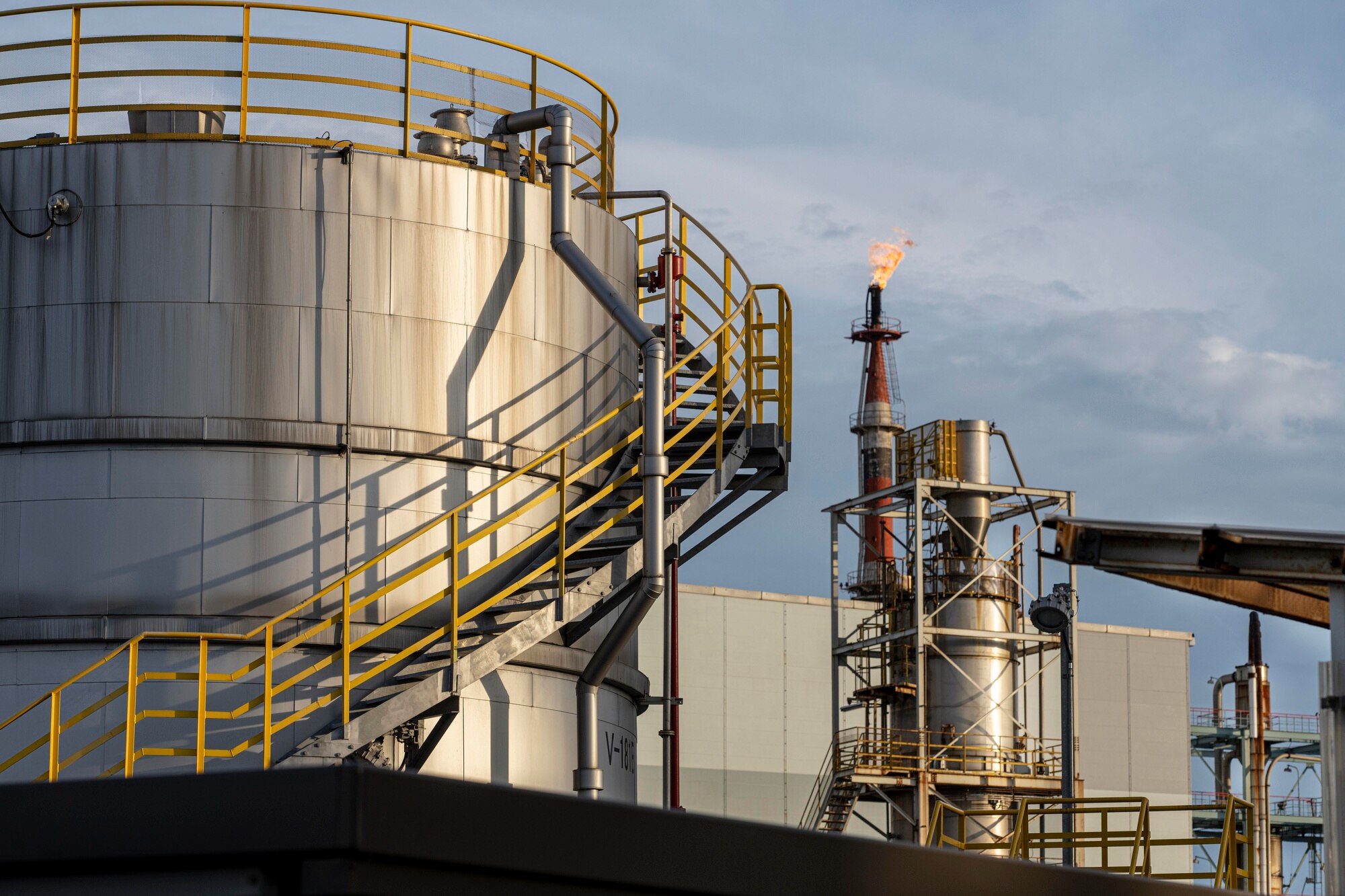 Ambitious to achieve net-zero gas emissions