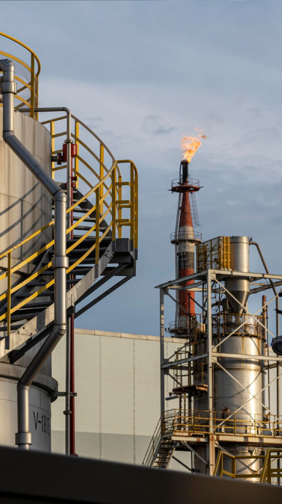 Innovative oil & gas storage and logistics
